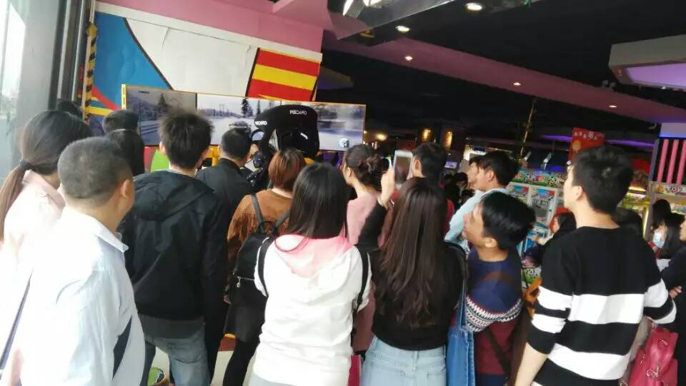 三屏互動駕駛仿真 三屏互動駕駛仿真