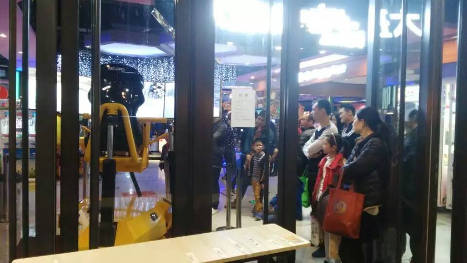 人氣爆棚的賽車駕駛游戲設備 人氣爆棚的賽車駕駛游戲設備